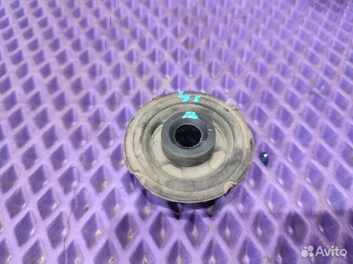 Подушка радиатора Mitsubishi Outlander