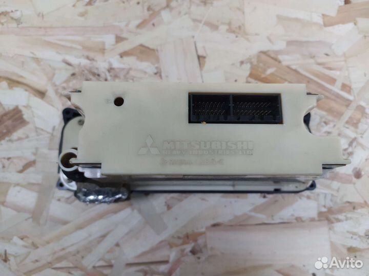 Блок управления климатом Mitsubishi carisma