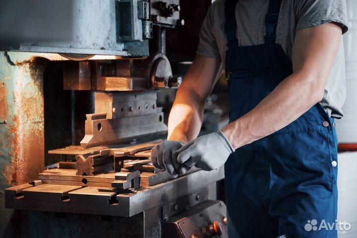 Требуется токарь универсал / токарь / фрезеровщик