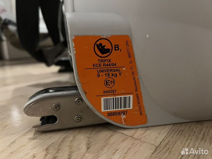 Продам детское автокресло britax romer trifix