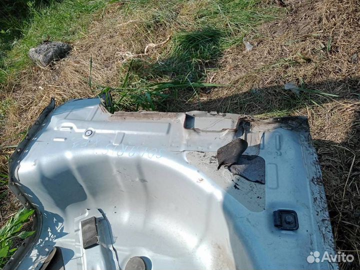 Ниша запасного колеса Hyundai Solaris 2010