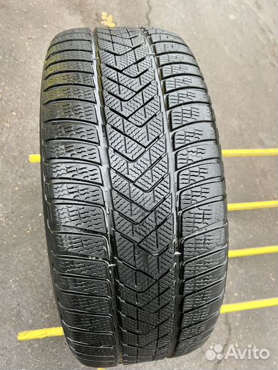 Pirelli Scorpion Winter RFT 275/45 R20 110V
