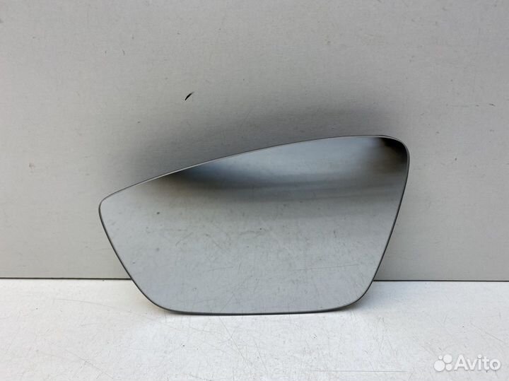 Стекло зеркала левого Volkswagen Polo Sedan