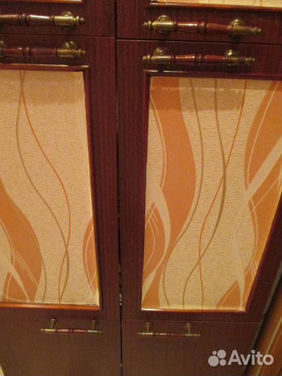 Шкаф двустворчатый