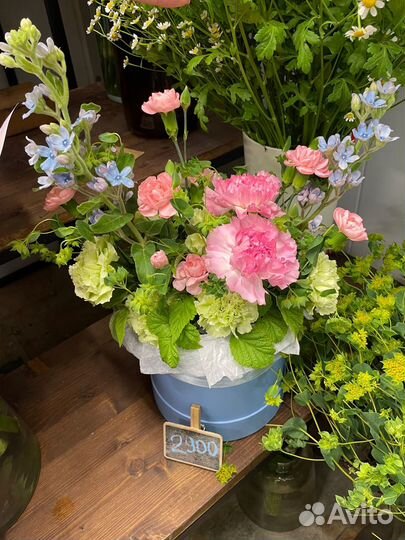 Цветы в шляпной коробке