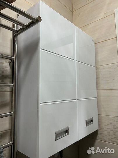 Шкафчик в ванную навесной