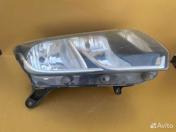 Фара галогеновая правая Renault Logan 2014-2018