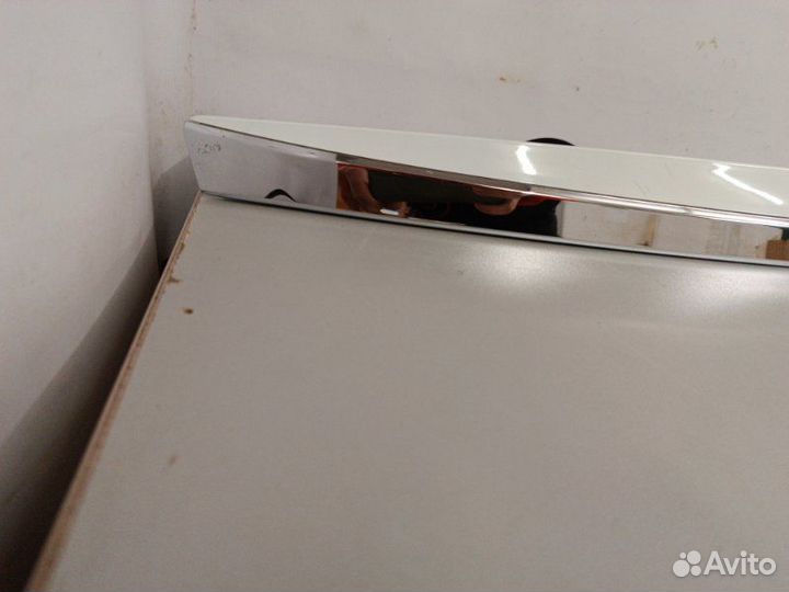 Молдинг крышки багажника задний Hyundai Solaris 1