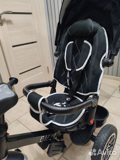 Трехколесный велосипед BMW