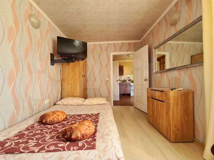 Комната 30 м² в 1-к., 1/2 эт.