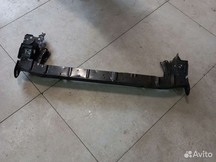 Нижняя часть телевизора Toyota avensis t25