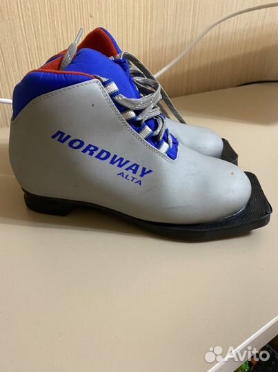 Лыжные ботинки 33 размер Nordway