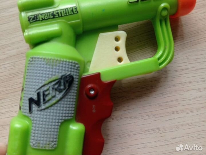 Игрушечный пистолет нерф
