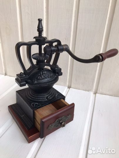 Кофемолка ручная бу