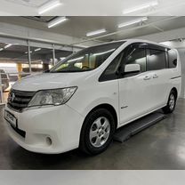 Nissan Serena 2.0 CVT, 2013, 200 000 км, с пробегом, цена 1 620 000 руб.