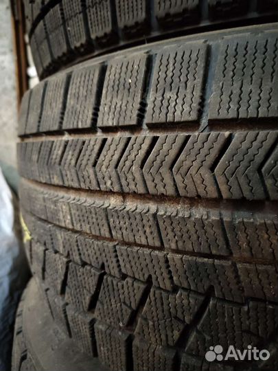 Bridgestone Blizzak VRX 225/40 R18 и 255/35 R18
