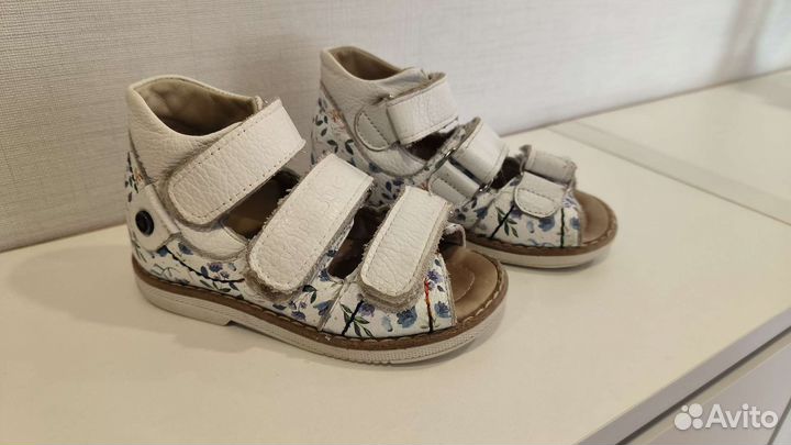 Сандали для девочки