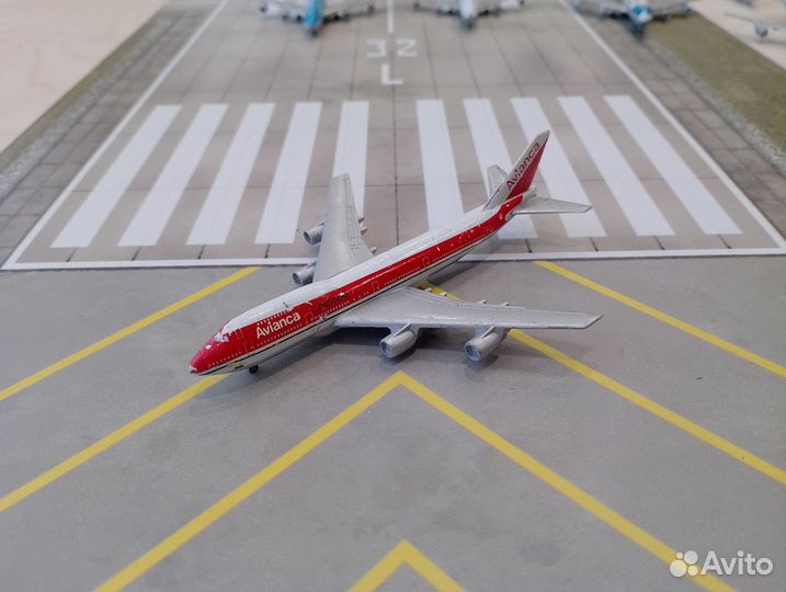 Самолёт Boeing 747 