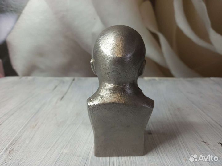 Бюст ленина