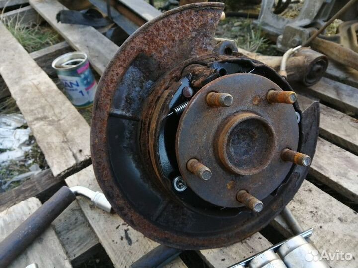 Механизм развода задних тормозных колодок Toyota