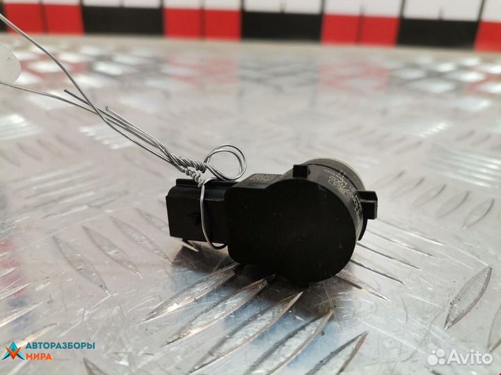 Датчик парктроника Chevrolet Volt 2011 92229605