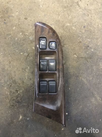 Блок управл-я стеклоподъемниками Nissan Maxima A33