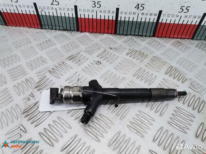 Форсунка Mitsubishi L200 4 2008 1465A367