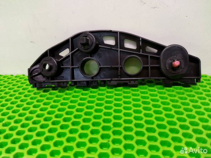 Кронштейн бампера передний левый Lexus Rx