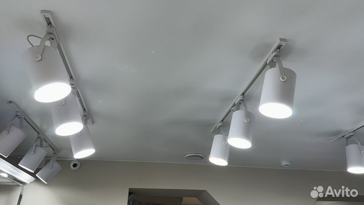 Светильник потолочный на рейлинге