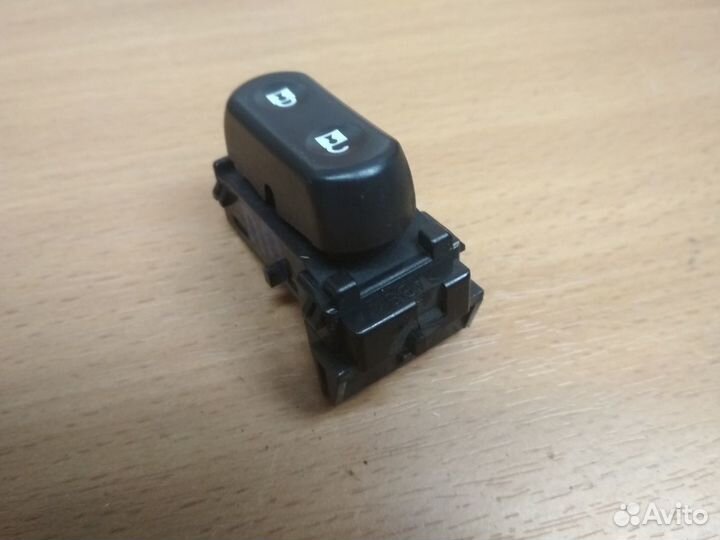 Клавиша центрального замка правая, Cadillac SRX I