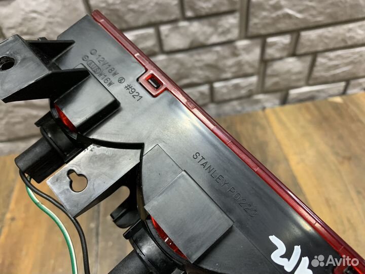 Mitsubishi Pajero IV Фонарь задний (стоп сигнал)