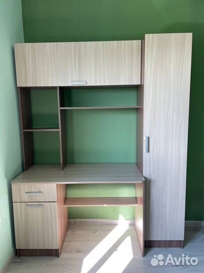 Компьютерный стол и шкаф