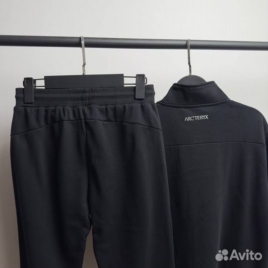 Спортивный костюм arcteryx