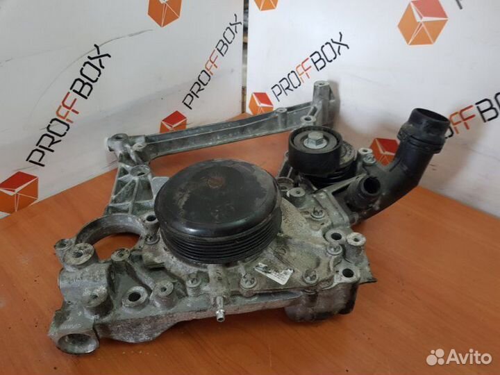 Помпа Mercedes C-Class W205 OM651 2.2 CDI 2016