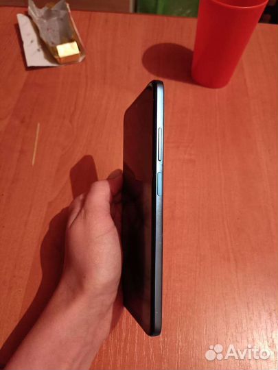 Телефон Poco m4 pro