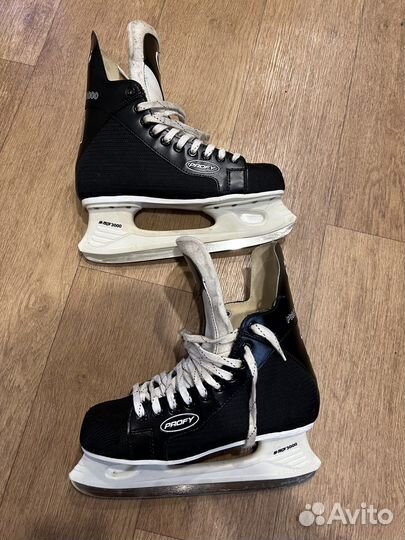 Полупрофессиональные хоккейные коньки
