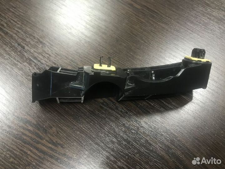 Кронштейн бампера задний левый Toyota Rav4 (2015