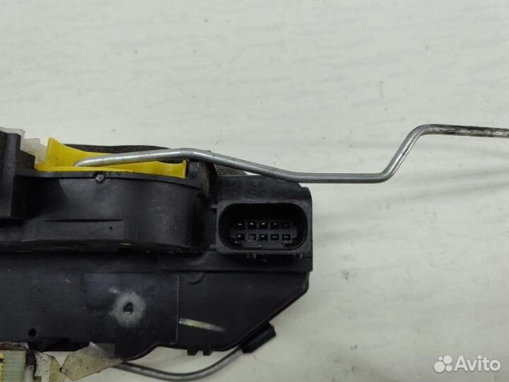 Замок боковой двери передний левый Opel Insignia