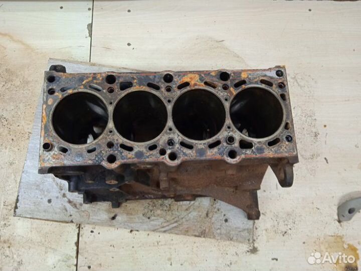 Б/У Блок двигателя 3-Series 1994 1739675 BMW