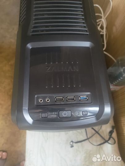 Продам корпус Zalman Z3 Plus