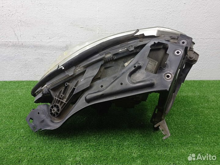 Б/У Фара левая USA, галоген. Цена указана за фару