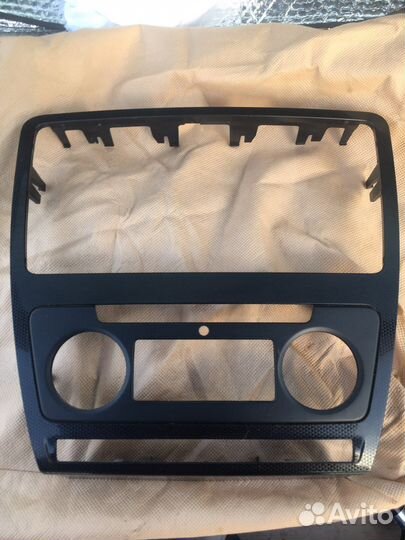 Рамка магнитолы и климата Octavia A5