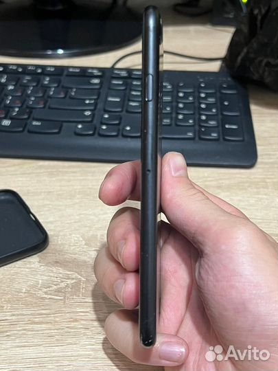 Телефон iPhone 7