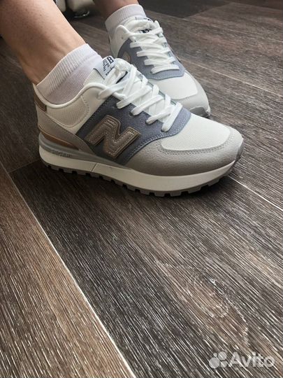 Кроссовки женские new balance