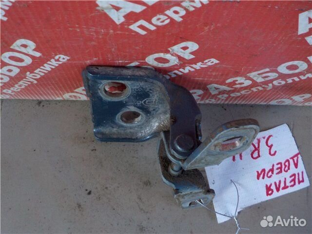 Петля двери нижняя задняя правая Renault Logan