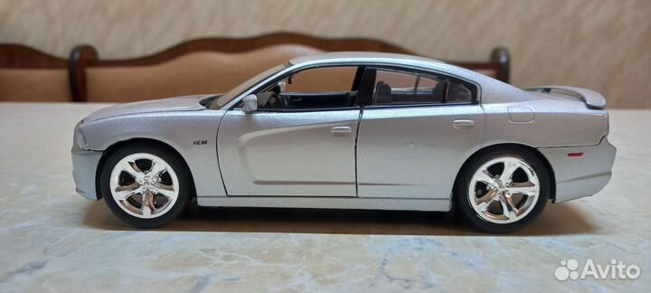 Модель авто Dodge Charger 2011