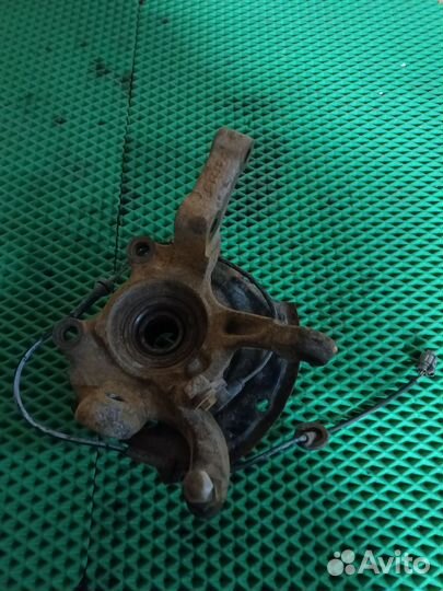 Кулак поворотный передний правый Nissan Maxima A33