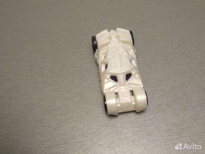 Машинка HotWheels(Хот вилс) Бетмобиль белая