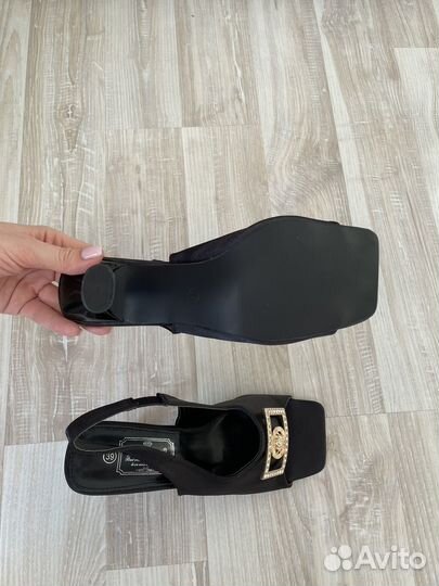 Новые босоножки 39 размер