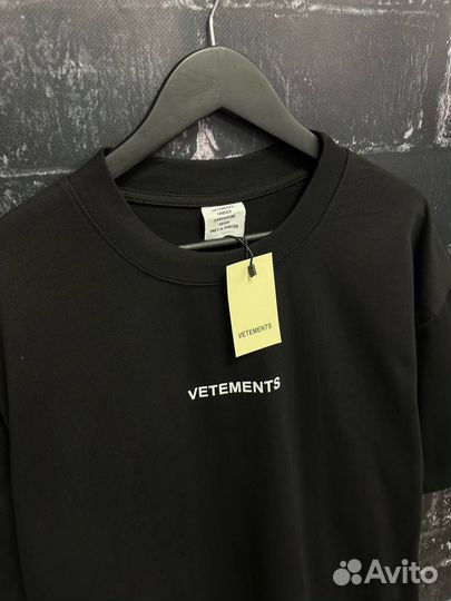 Футболка Vetements